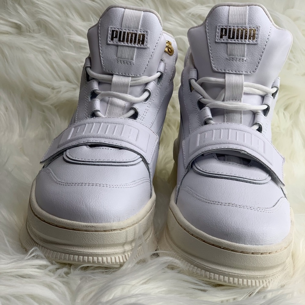 White Puma Deva Boot Women’s size 11
